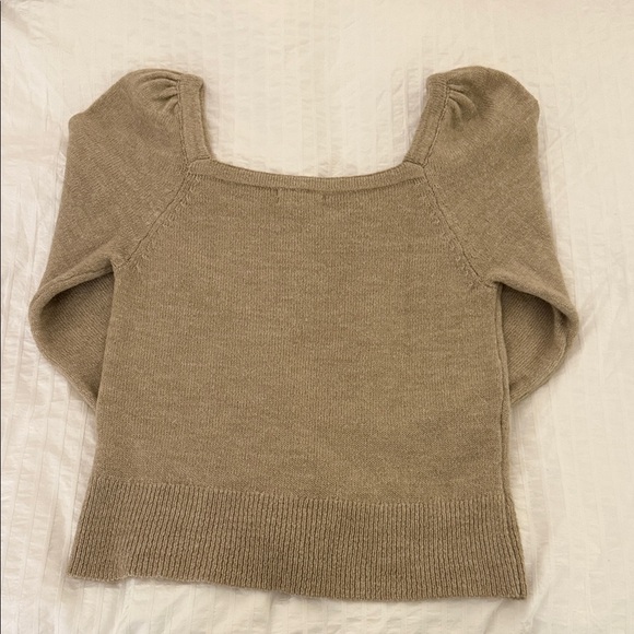 Women's Sweater - Picture 3 of 7